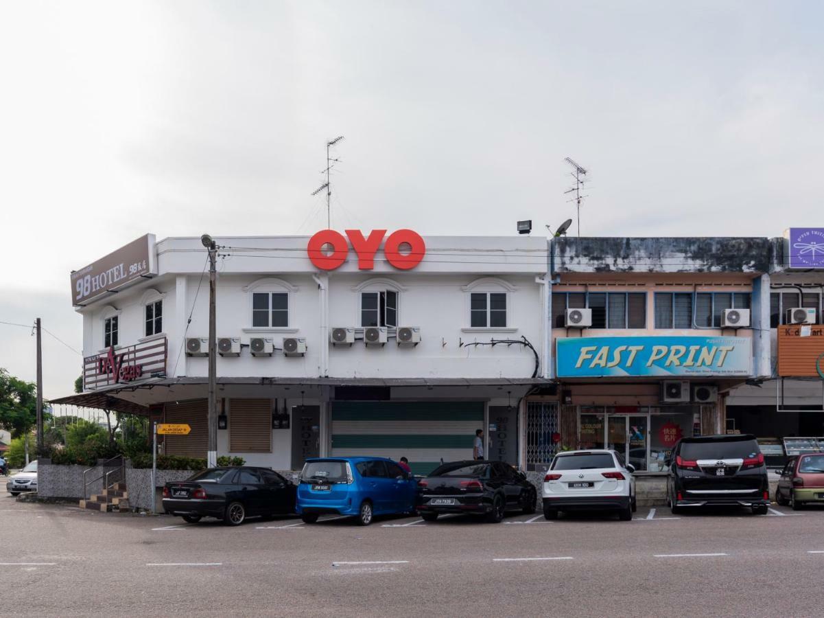 Oyo 44026 98 Hotel Johor Bahru Esterno foto