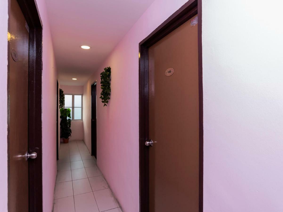 Oyo 44026 98 Hotel Johor Bahru Esterno foto